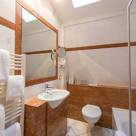 Heinz 4* Höhr-Grenzhausen